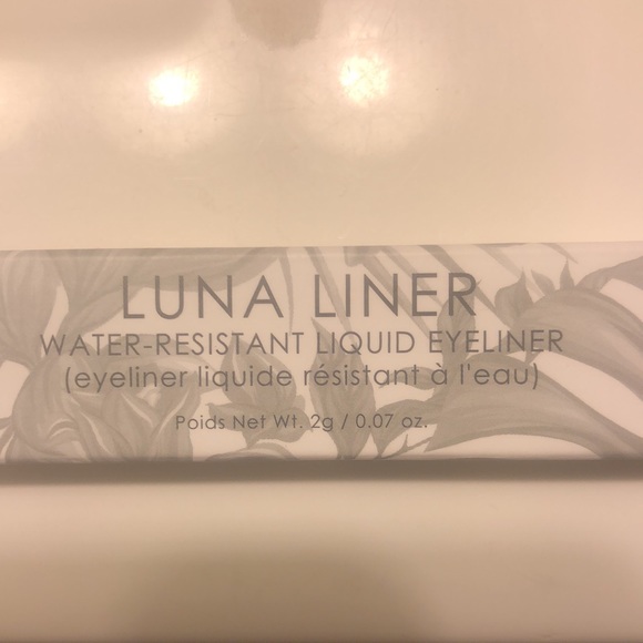 Luna liner water resistant liquid eyeliner - Picture 2 of 3